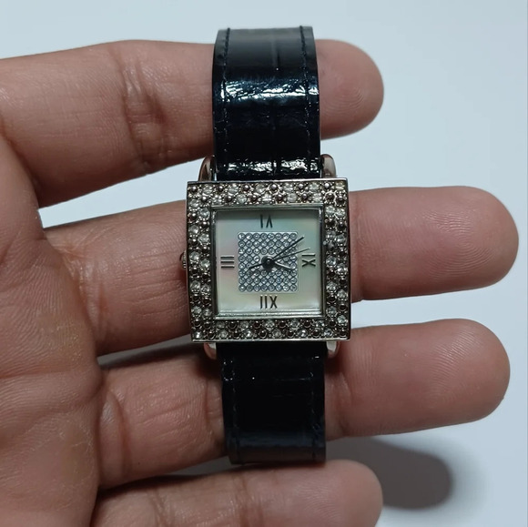 gruen ladies diamond watch Squared Mother Of Pearl Dial Working With New Battery - Picture 1 of 8